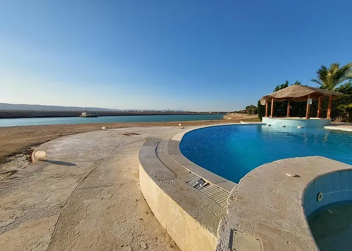 White 6 Br-38-ph5 * Hurgada